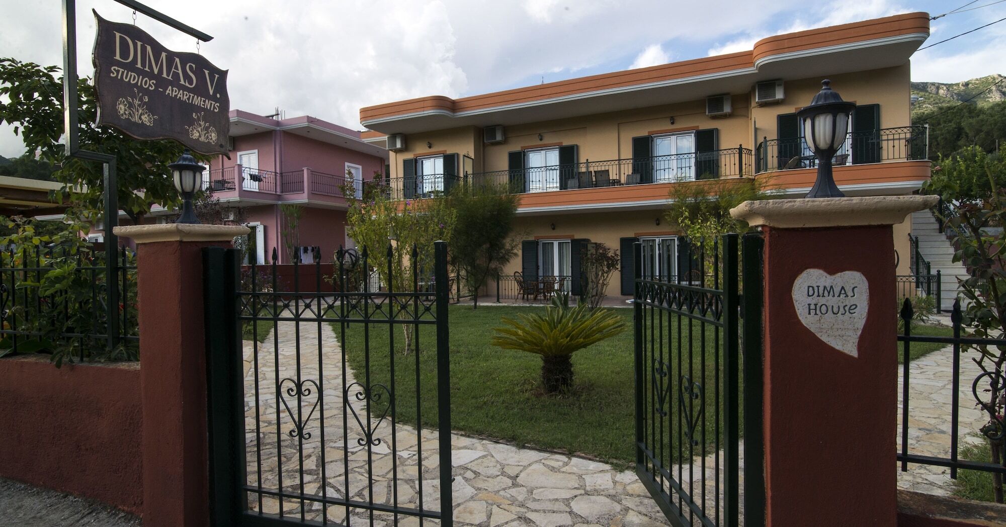 Dimas V House Aparthotel Parga Buitenkant foto